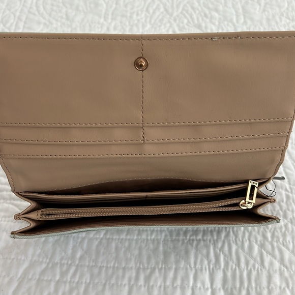 Brand New Guess Factory Abree Wallet, Sage - Picture 4 of 8